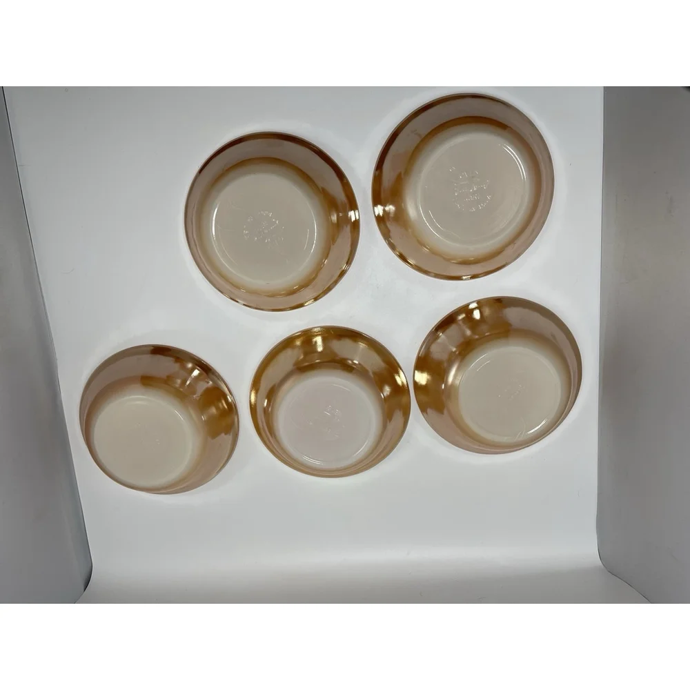 VNTG FIRE KING PEACH LUSTRE BOWL LAUREL LEAF ANCHOR HOCKING 5